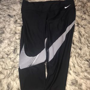 Nike crop leggings!